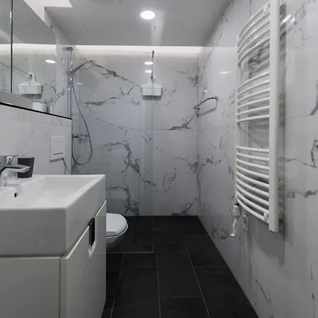 Lägenhet Bauhaus Wellness 102 *