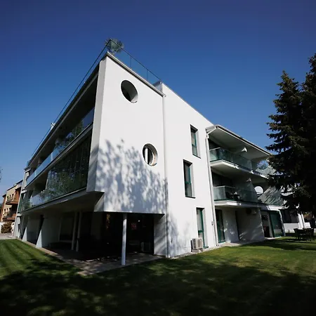 Bauhaus Wellness 102 * Siófok